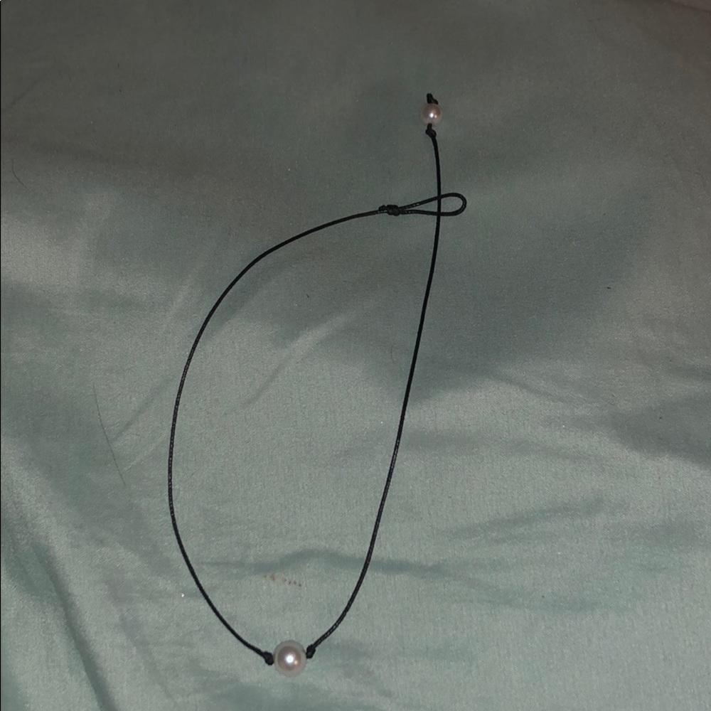 pearl necklace. SUPER CUTE!